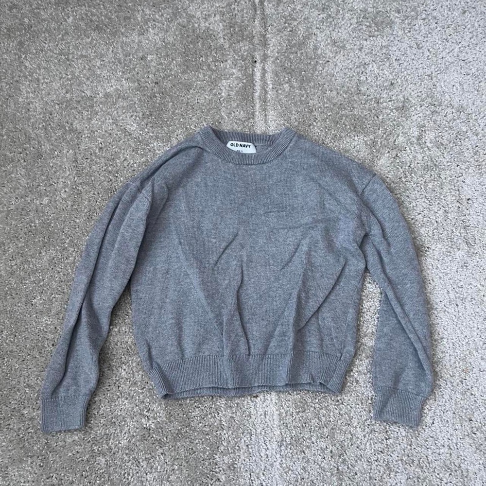 Old Navy gray crewneck sweater